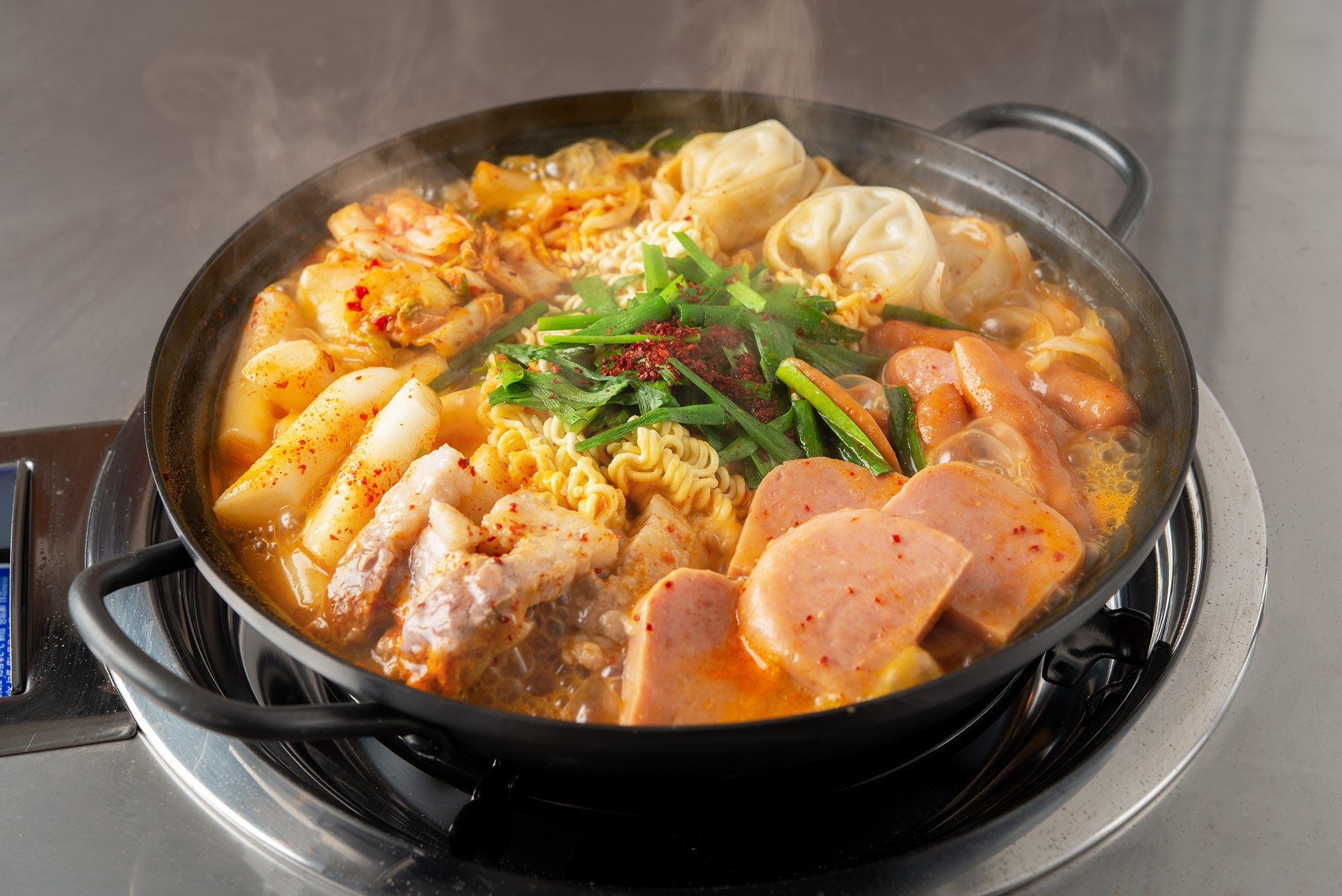 チゲ鍋 1 サムギョプサル専門店 ベジテジや 四条烏丸の韓国料理店